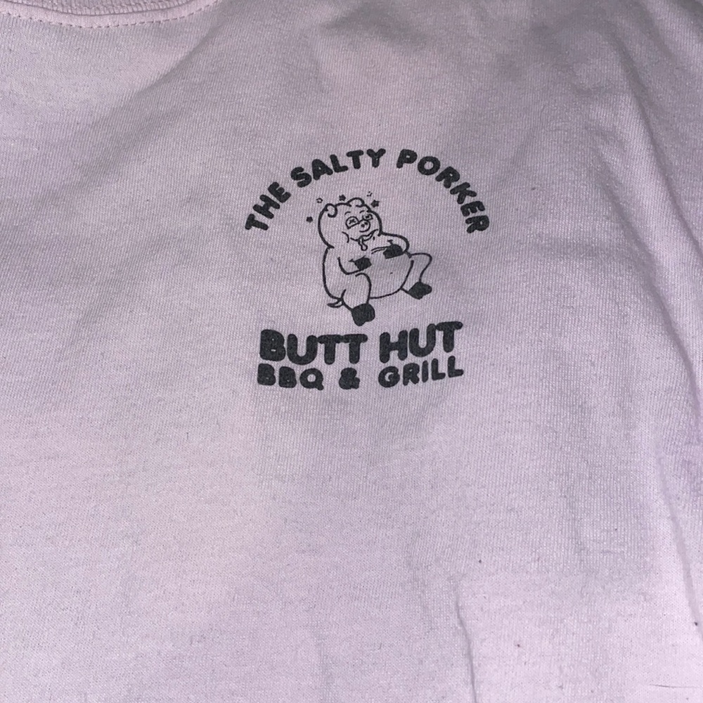 pink tshirt